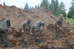 в п. Озерный салютовали 566 солдатам и командирам, погибшим при освобождении Духовщинского района - фото - 12